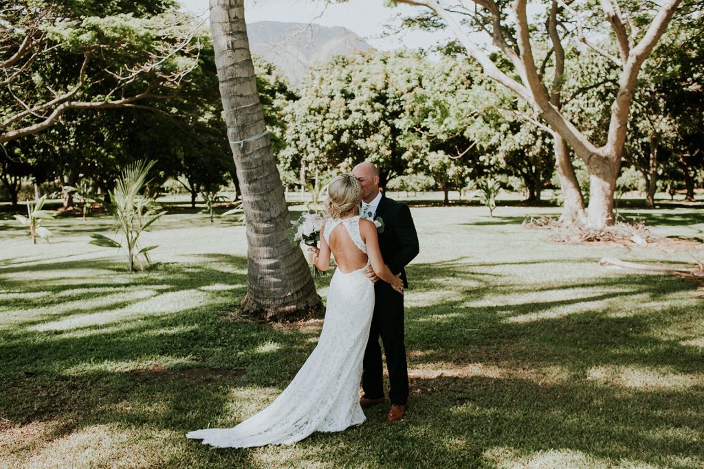 hawaii wedding photographer Couple Cups