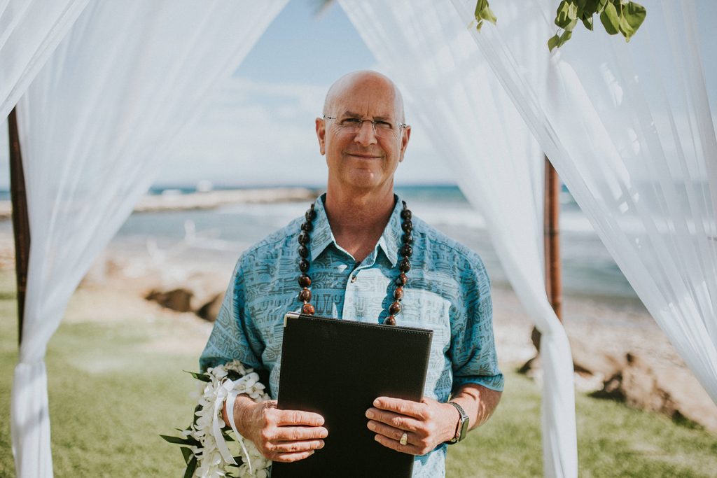hawaii wedding officiant Kevin Minister