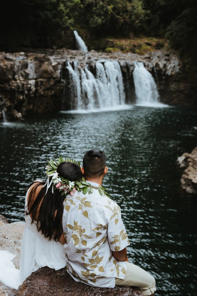 lava rocks wedding, volcanic wedding, modern wedding in hawaii, hawaii flowers, hawaii wedding photography, big island wedding packages, how to plan elopement hawaii, best venues hawaii weddings