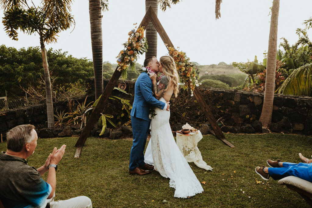 Hawaii Destinatio Wedding Photographer
