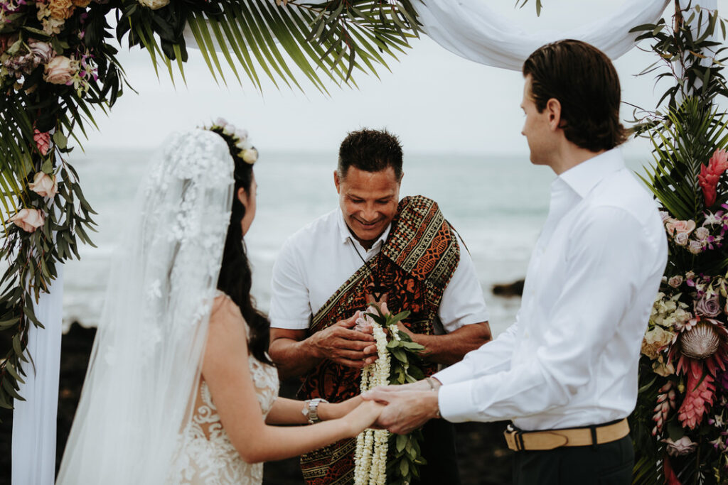 Fairmont Orchid Weddings, Big Island Wedding, Big Island Wedding Photographer, Big island Weddings, Hawaii Bride, Hawaii Wedding Flowers, Hawaii Wedding Theme